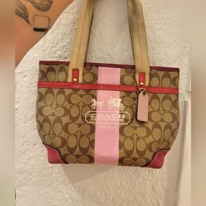 Circa early 2000s Coach Handbag ✨️🌸